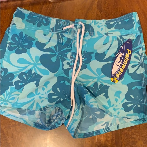 Juniors Surf Shorts - Picture 1 of 1